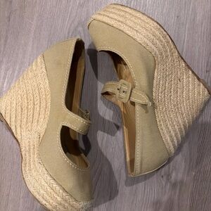 Christian Louboutin Beige Wedges SZ 39 Mary Jane classic red soles
